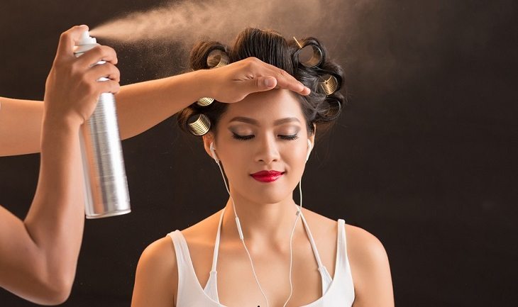 5 opções de spray de cabelo para usar