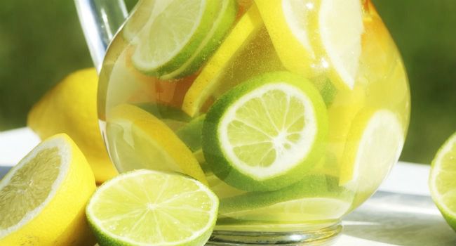 Água Morna com Limão: Benefícios da Dieta